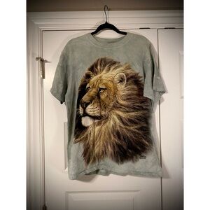 The Mountain Vintage Lion T-Shirt